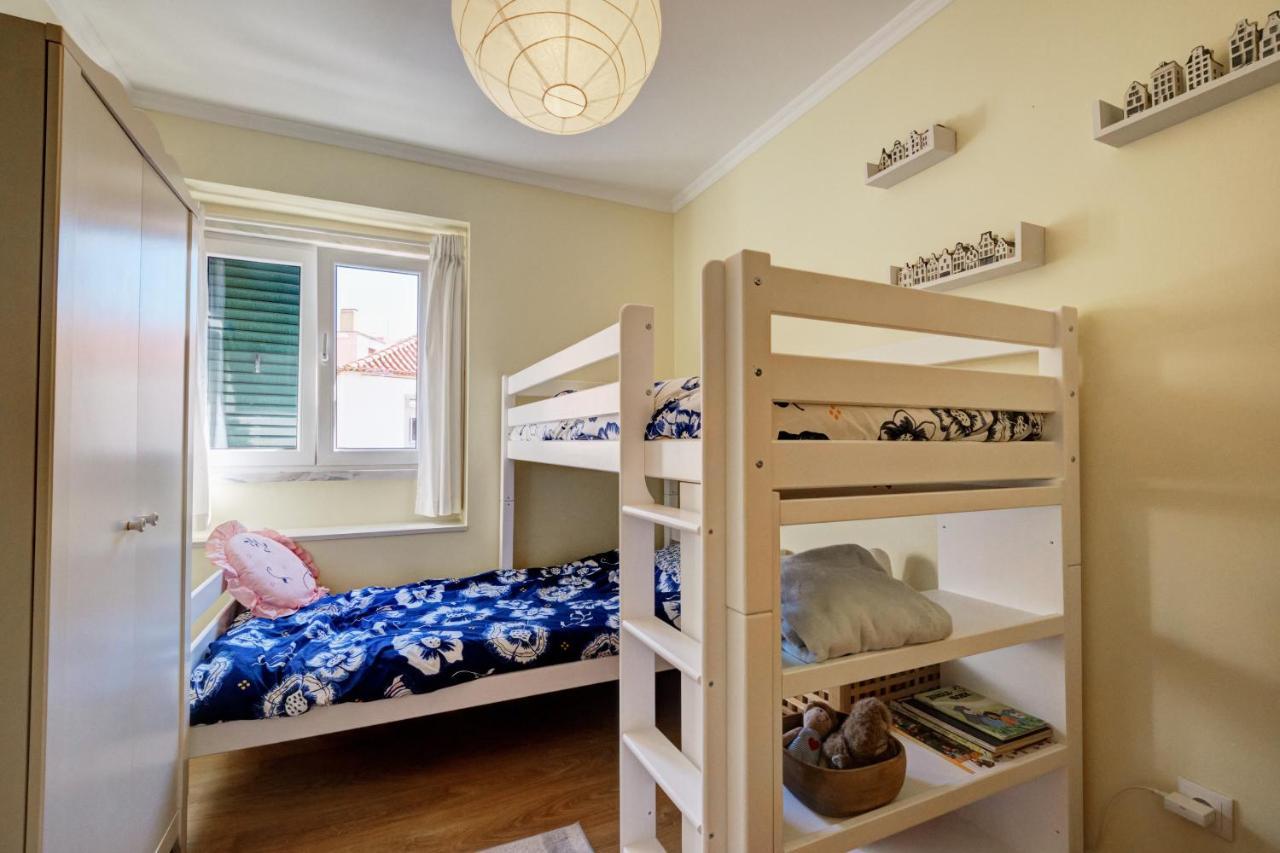 Comfortable Town House In Quiet Area By Lovelystay Lisbon Exterior photo